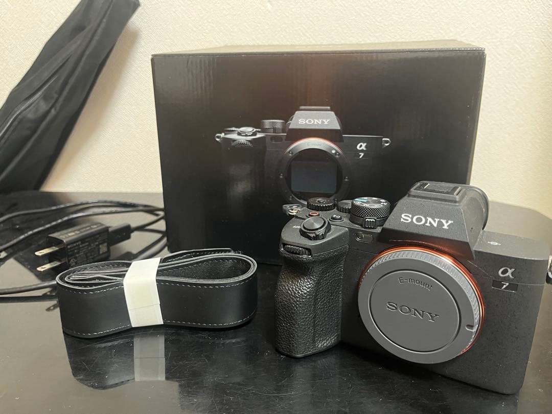 美品　SONY α7iv ILCE-7M4ボディ　予備バッテリー付き