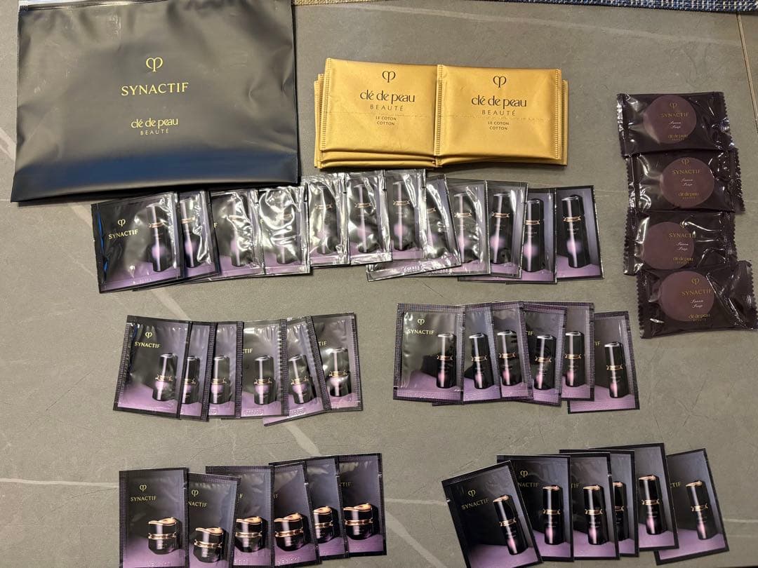 クレドポー　クレ・ド・ポー　シナクティフ　サンプル試供品　計50点