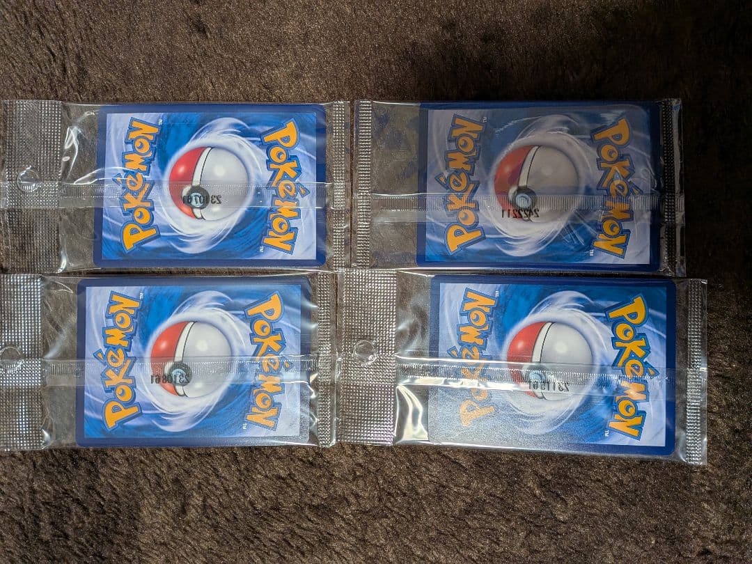 ポケモンカード　バティックシャツ　ピカチュウ インドネシア版