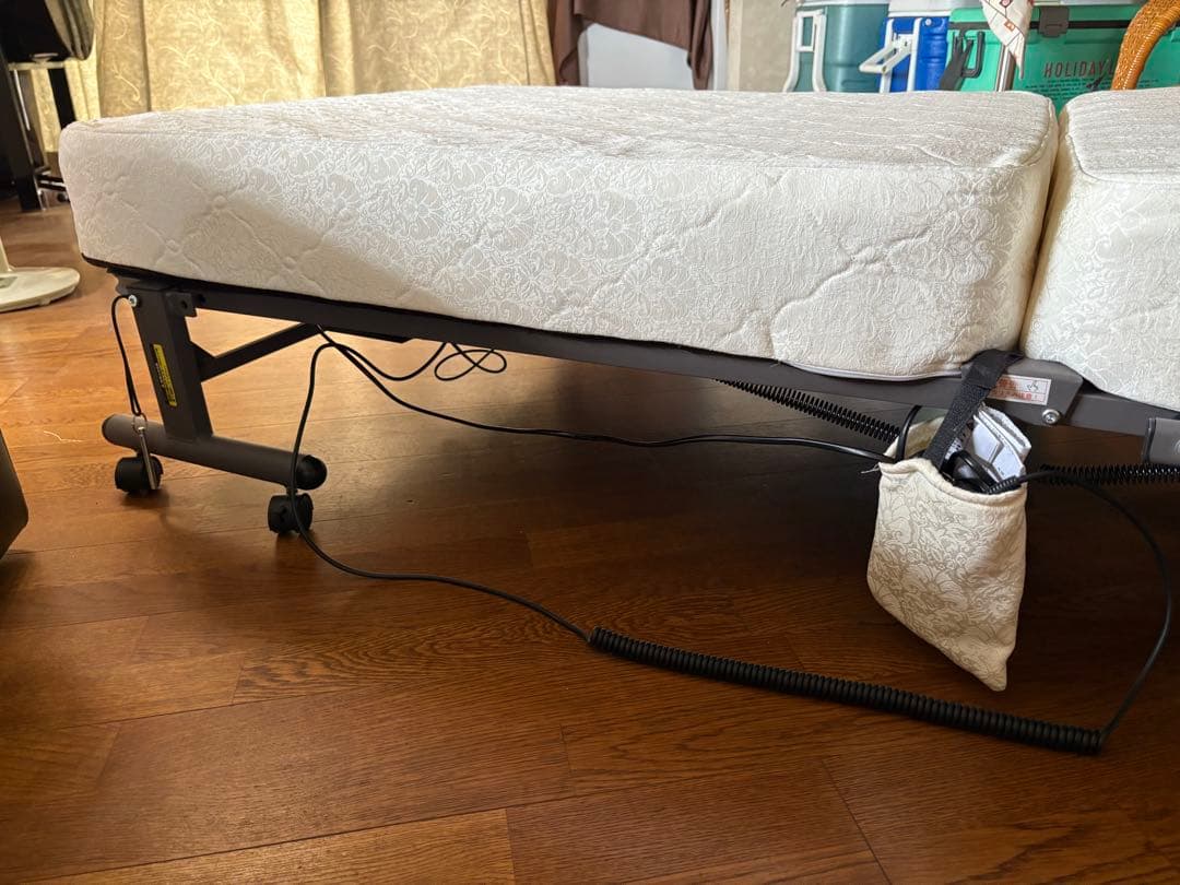 アイリスオーヤマ　折りたたみコイル電動ベッド