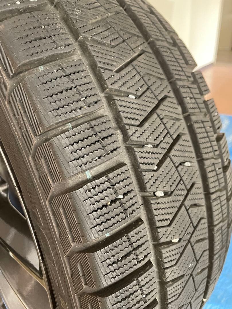 ＶＷ　GOLF Ｒ　スタッドレスタイヤ＋ホイール　17インチ