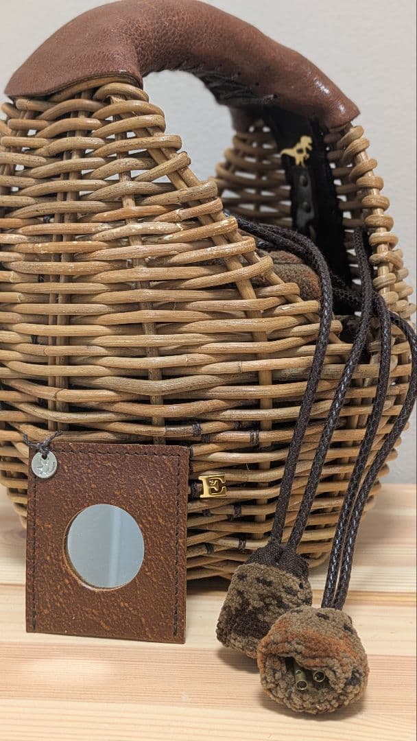 籐とレザーのかごバッグ