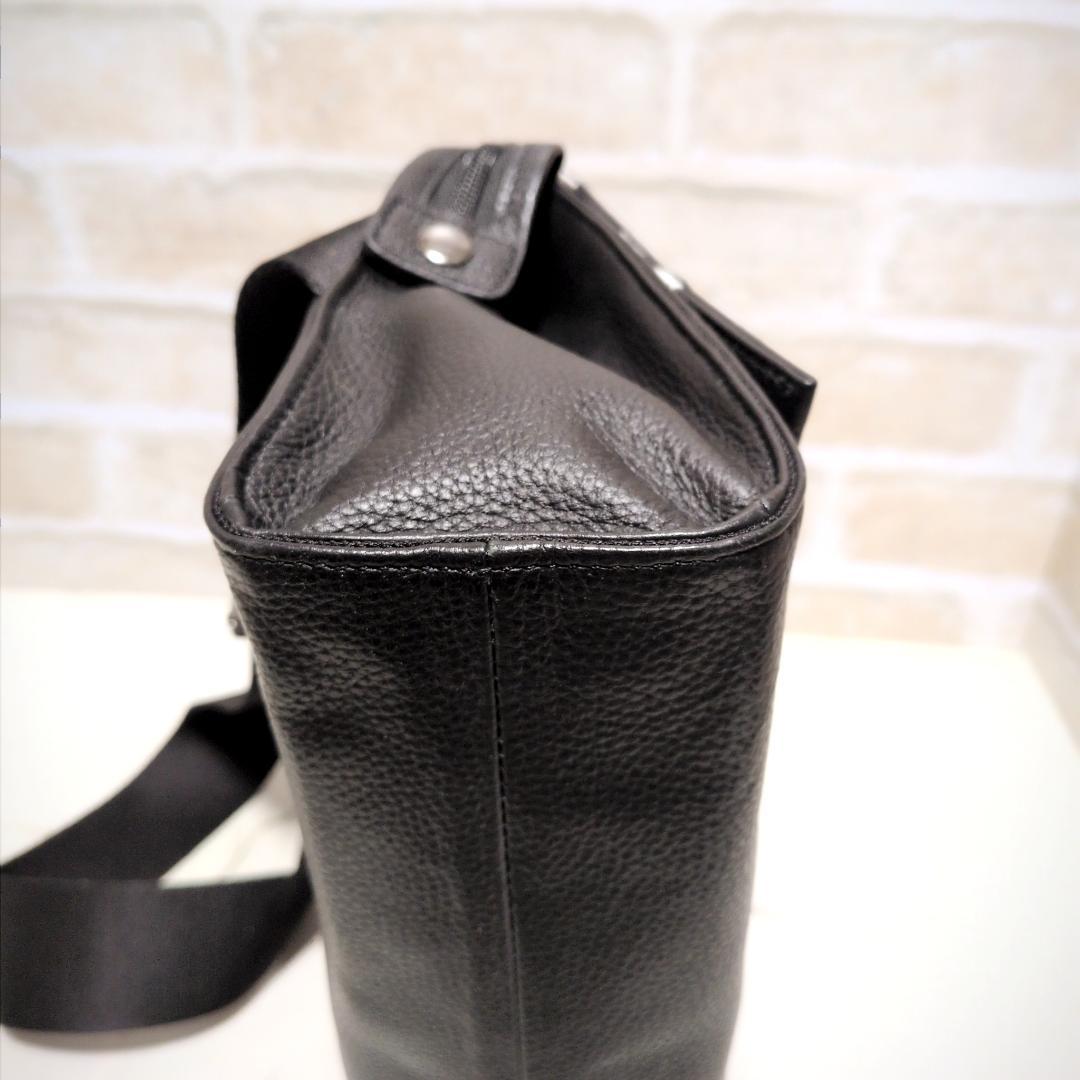 ★【イア パピヨネ】ワイドテープ ダルメシアン柄 ボディバッグ ブラック 美品