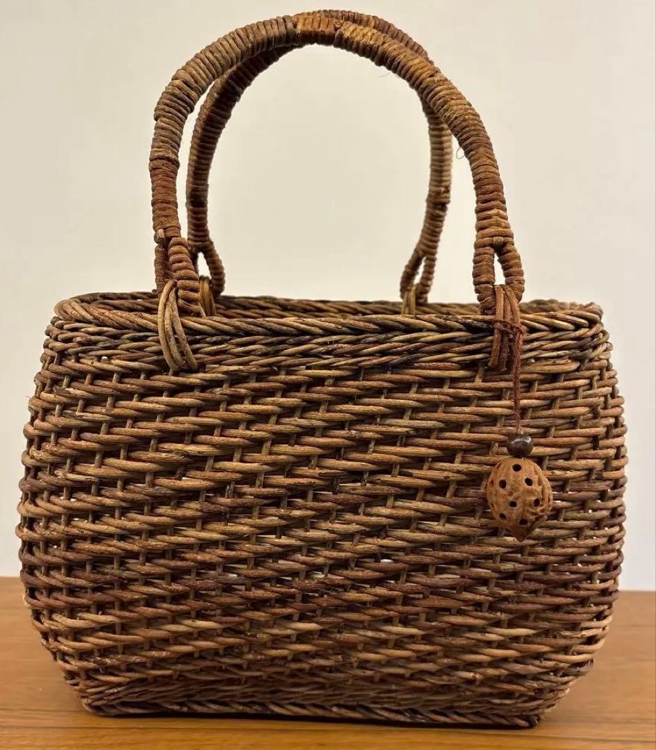 山形産　あけびかご　籠　かご　バスケット　カゴ　あけび蔓　バッグ　国産　花火