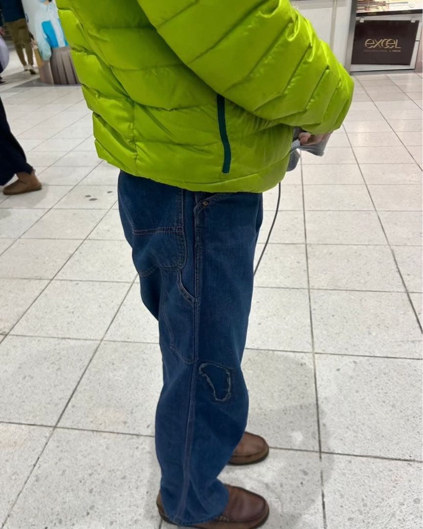 パタゴニア ダウンセーターフーディ ダウンジャケット　ライムグリー