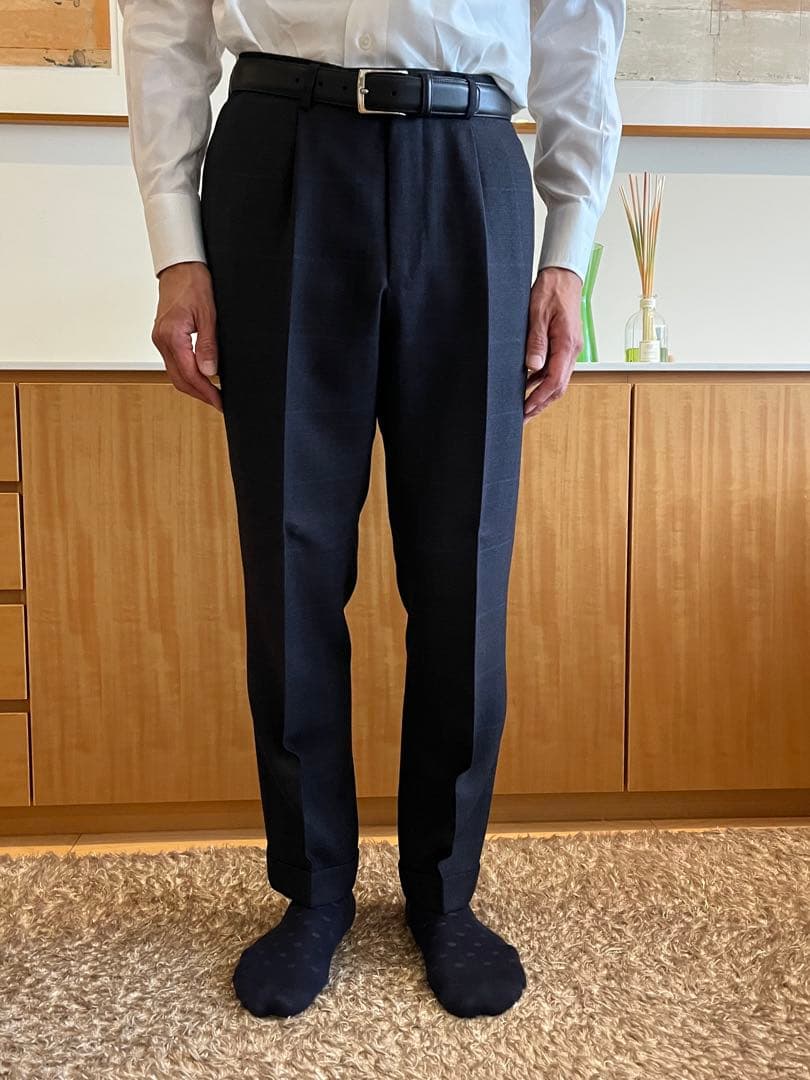 ビームスF★チャコールグレー スリムフィット ビジネススーツ