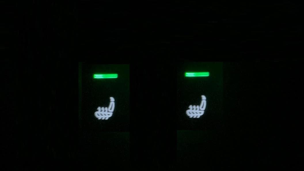 現行トヨタ カローラツーリング 後付シートヒーターHI/LO切替 2席分