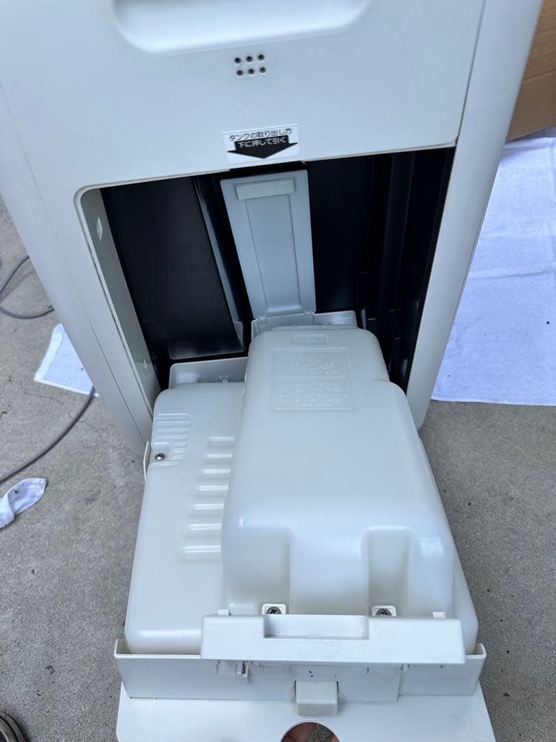 2018年製　SHARP 加湿空気清浄機 KI-HP100-W