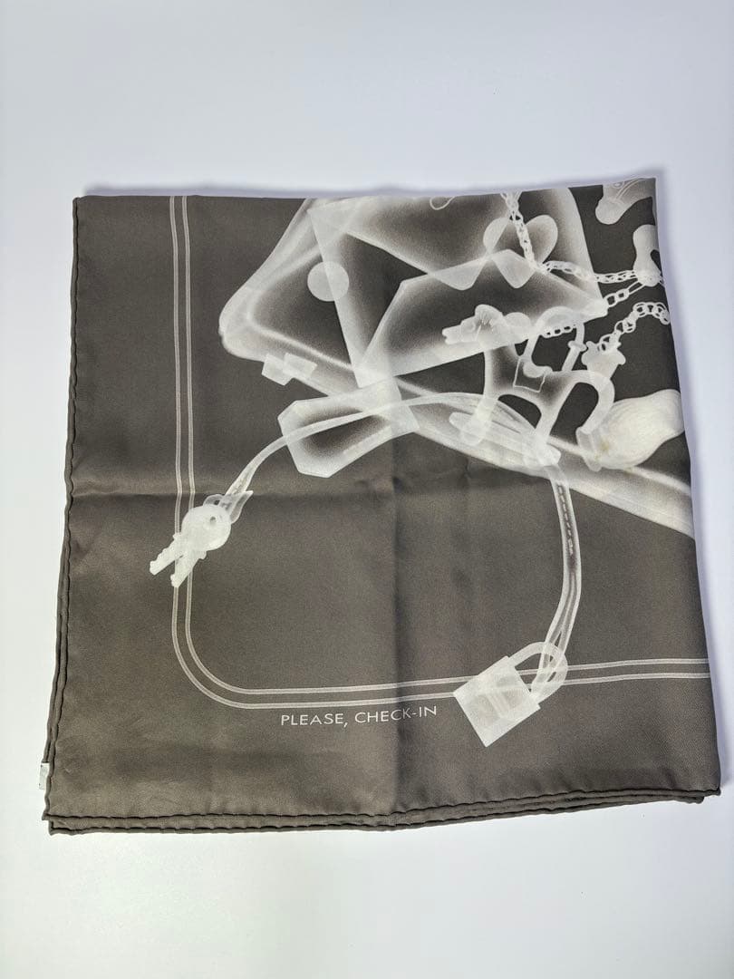 HERMESエルメス シルク カレ65 PLEASE CHECK IN スカーフ