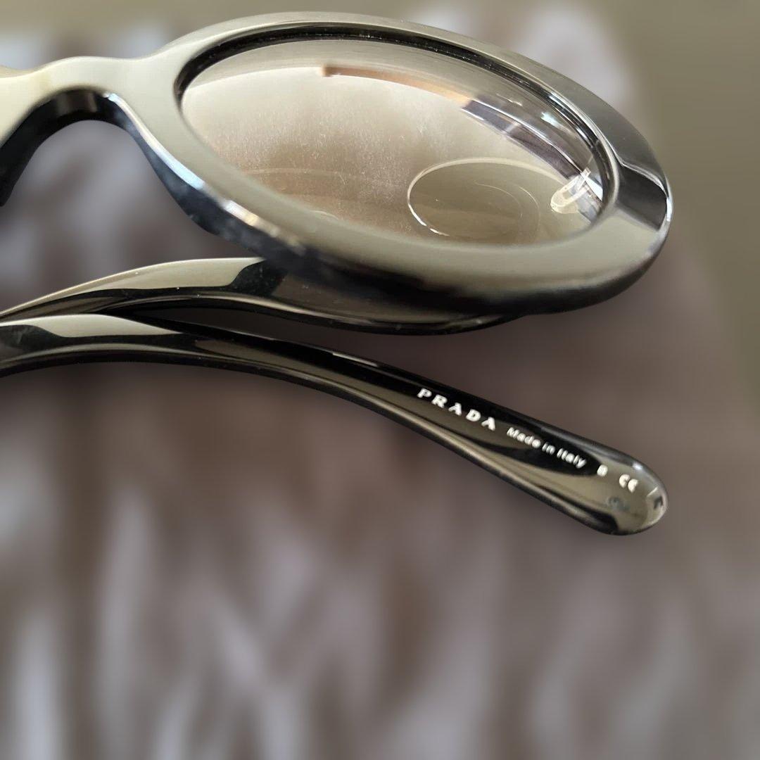 値下げしました❗️PRADA プラダ　スワールデザイン サングラス　ハイドさん着用