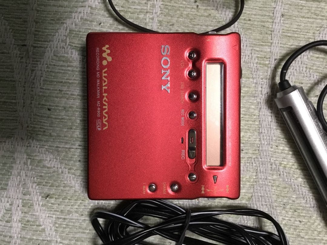 美品 SONY MZ-R900 WALKMAN ソニー MDウォークマン 赤