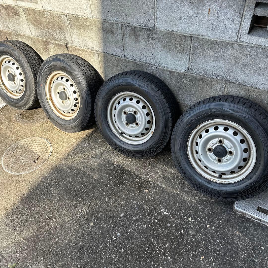 145/R12 スタッドレス23年製 ハイゼットやキャリートラック等タイヤセット