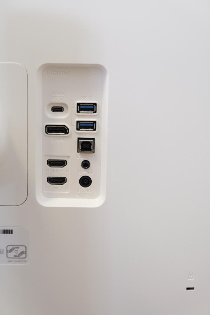 だいすけ　LG ディスプレイ 32UQ850V-W 31.5インチ