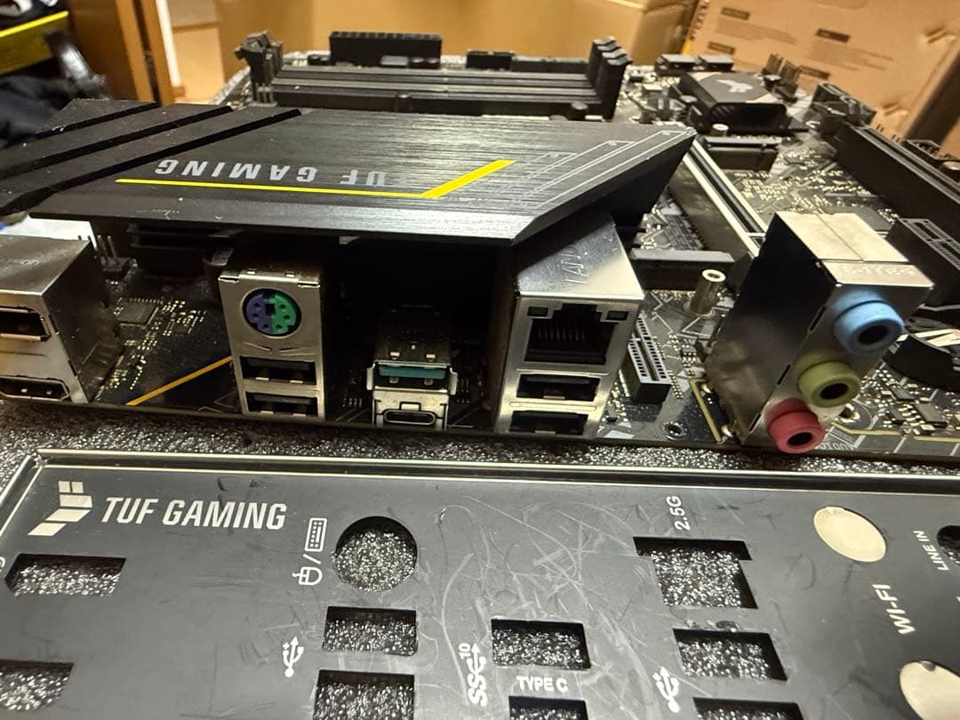 中古　TUF GAMING B560M-E +CPU i7 10700セット