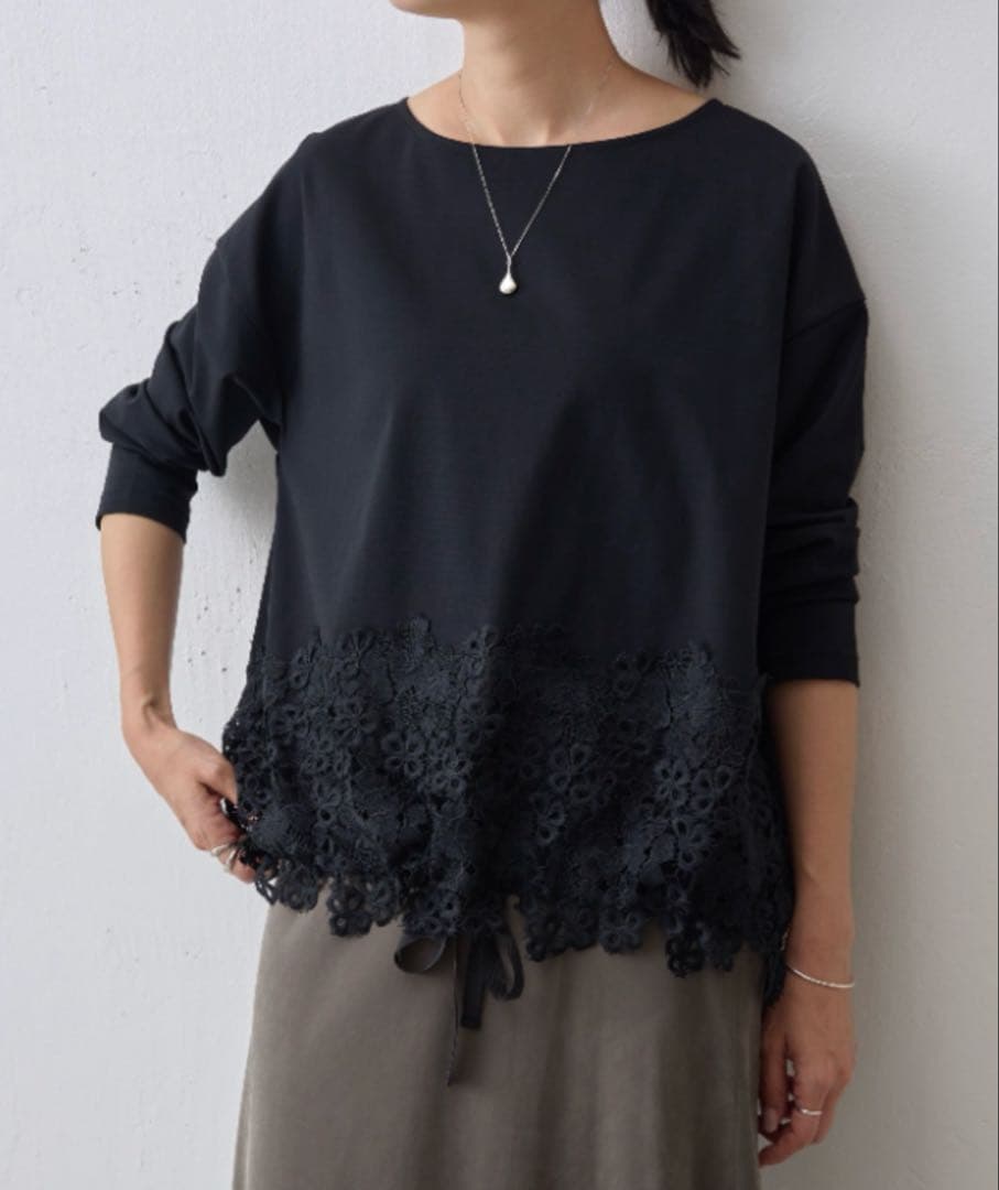 BEARDSLEY ビアズリー 裾レース カットソー　刺繍 Fサイズ 黒