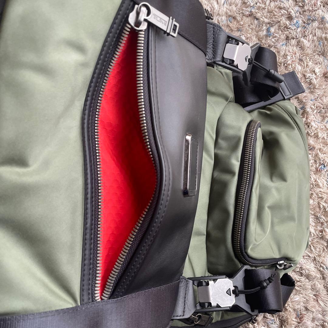 希少 TUMI lark bravo ミリタリーグリーン　定価74,800円