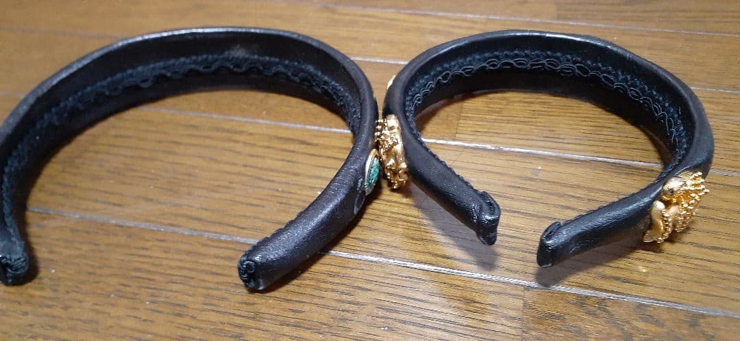 GIANNI VERSACE レザー製ライオンヘッドカチューシャ2本セット