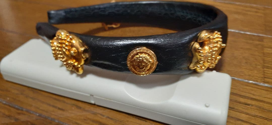 GIANNI VERSACE レザー製ライオンヘッドカチューシャ2本セット