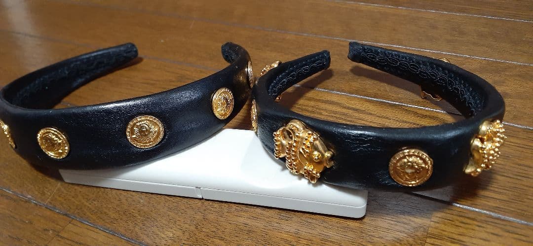 GIANNI VERSACE レザー製ライオンヘッドカチューシャ2本セット