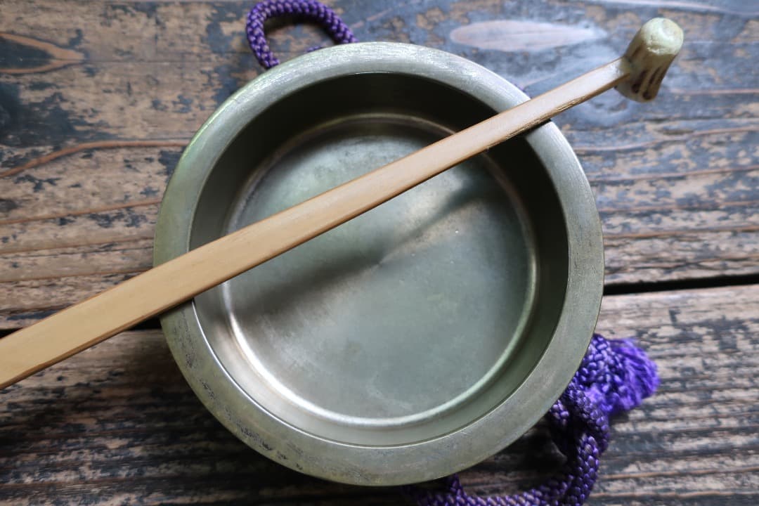 当り鉦 5寸 撞木付き チャンチキ スリ鉦 当り鉦 与助 直径13.5cm