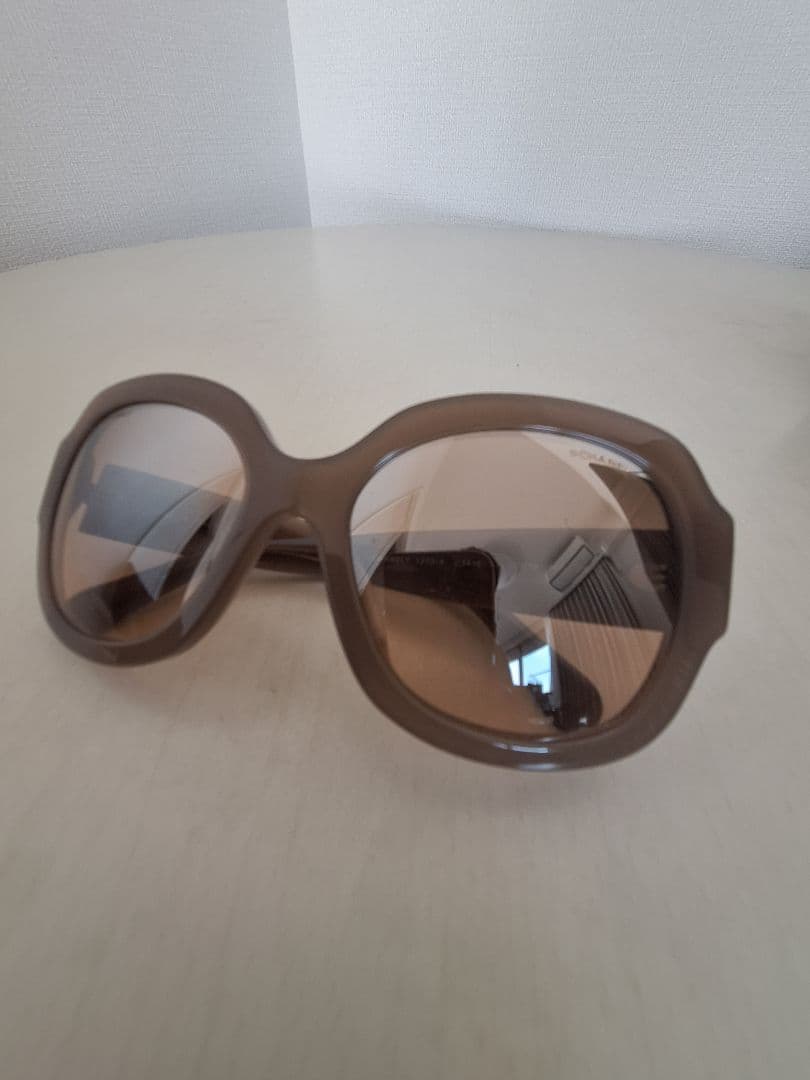 Chanel ブラウンラウンドサングラス