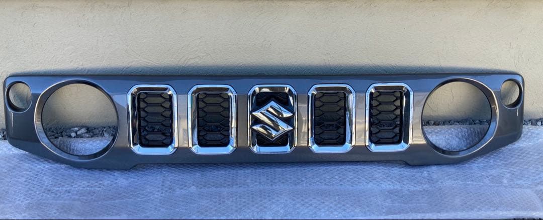 ジムニー　ノマド　純正　フロントグリル