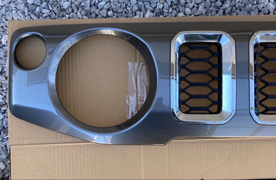 ジムニー　ノマド　純正　フロントグリル