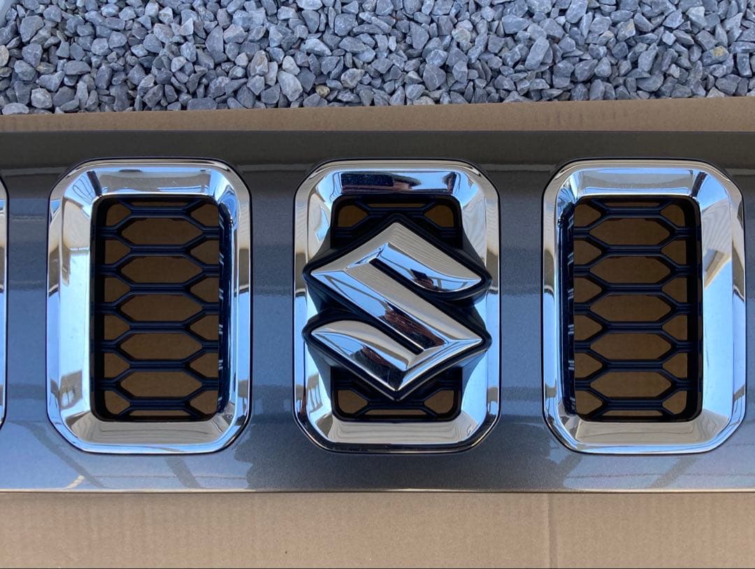 ジムニー　ノマド　純正　フロントグリル