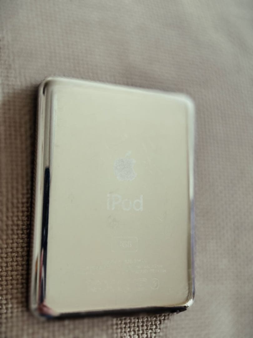 iPod nano 第3世代 8GBブラック動作確認済 ケーブル付き Apple