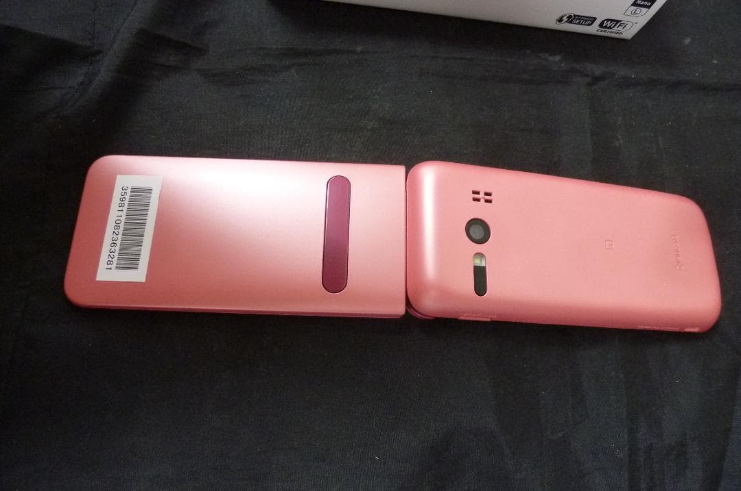 【新品同様/SIM解除済】GRATINA KYF37 /4G携帯電話 /傷なし