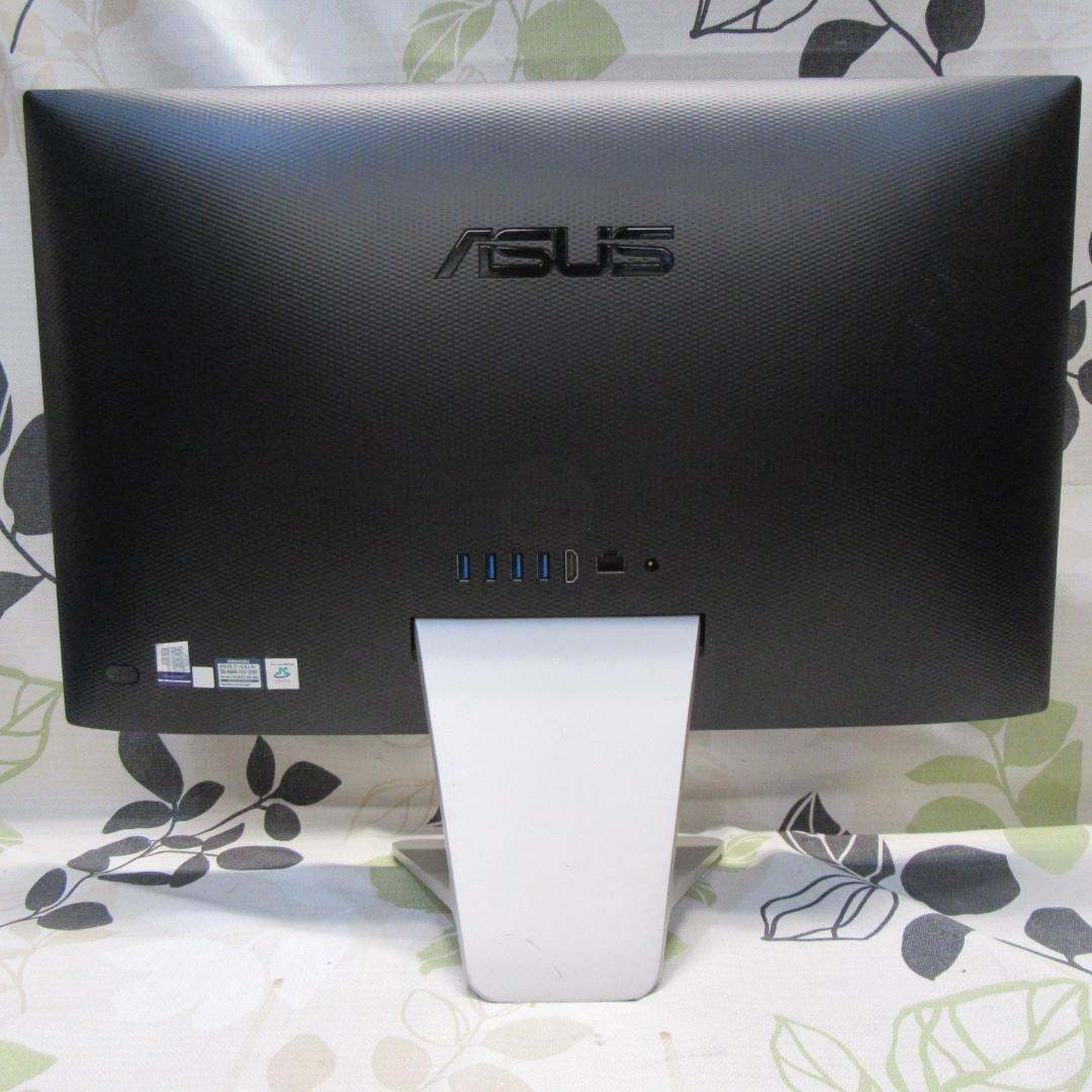 Win11公式対応10世代i7/メ16G/高速SSD/カメラ/フレームレス/無線