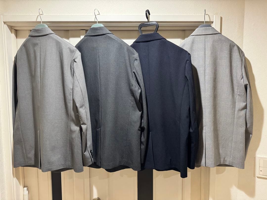 ユニクロ感動ジャケット4着セット グレー、ダークグレー、ネイビー、チドリLサイズ