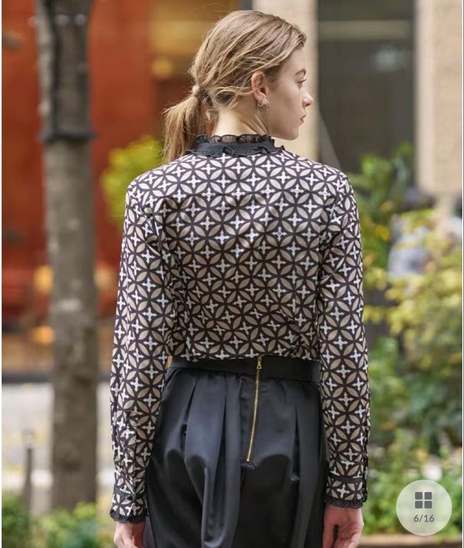 新品・未使用　モデル美香×ドレステリアコラボレーションブラウス