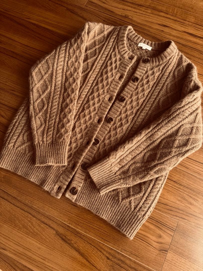 デミリー　ケーブルニット　キャメル　カーディガン