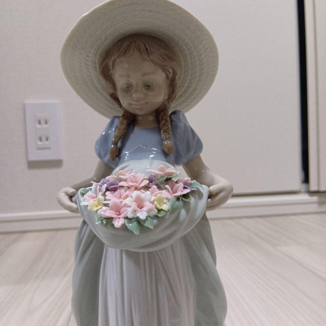 LLADRO リヤドロ　たくさん摘めたよ！　保証書、説明書付き