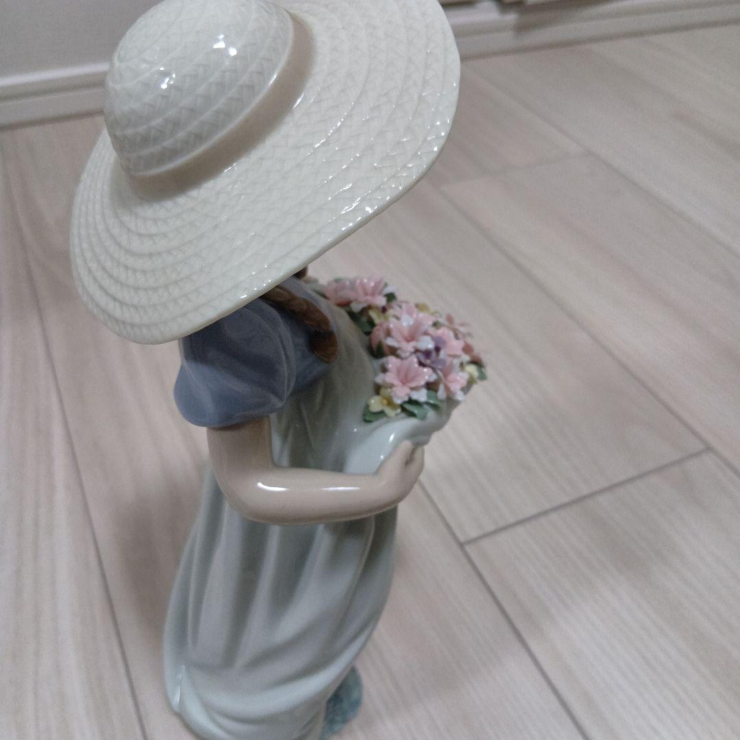 LLADRO リヤドロ　たくさん摘めたよ！　保証書、説明書付き