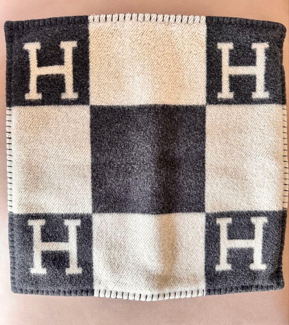 【みおページ】エルメス　アヴァロン　クッションカバー黒色1枚