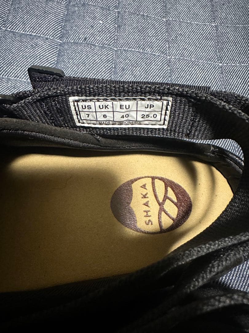 SHAKA MOC MULE TASSEL SUED ブラック