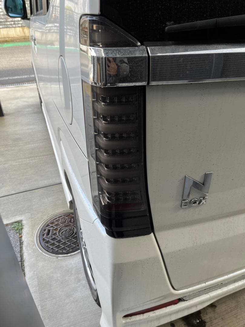 N-BOX JF1 クリスタルアイ　スモークテール