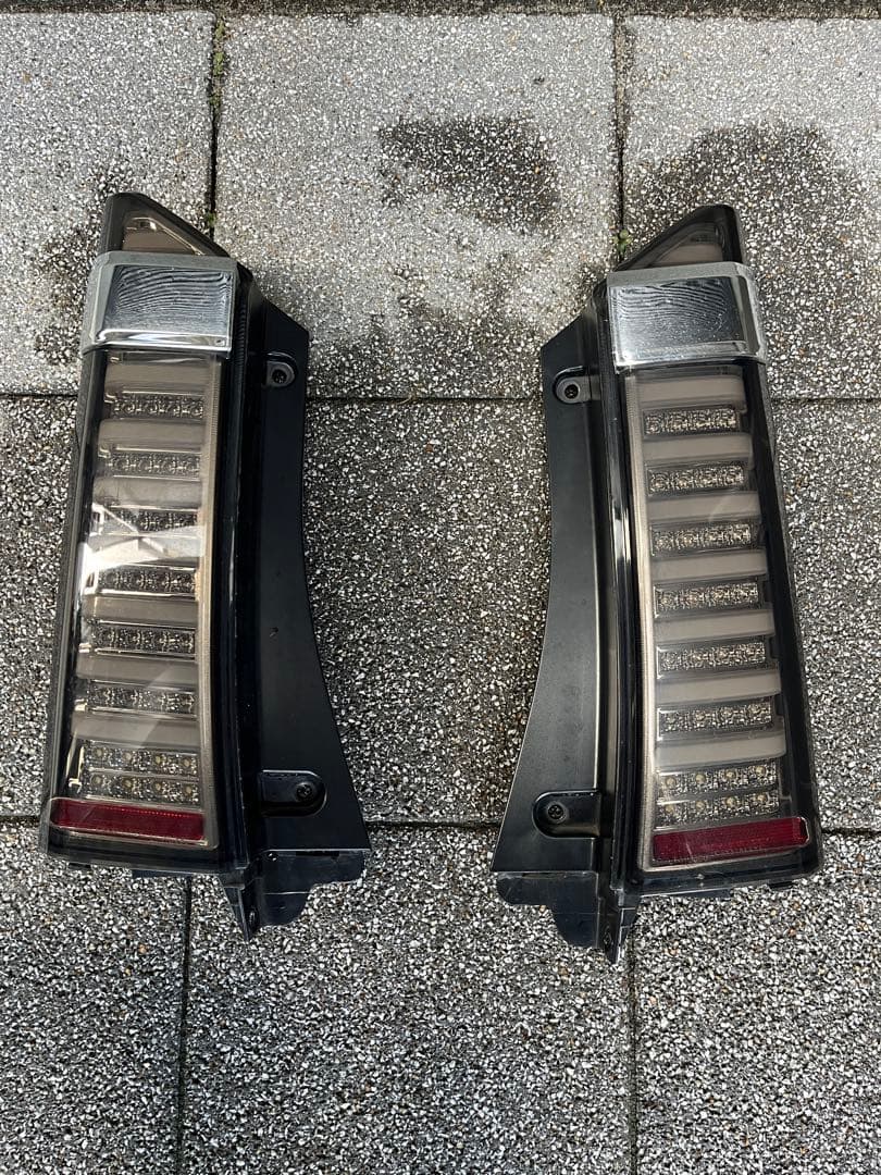 N-BOX JF1 クリスタルアイ　スモークテール