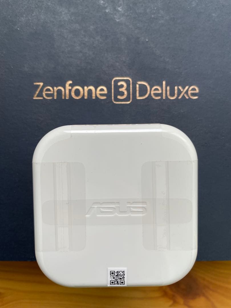 ASUS Zenfone 3 Deluxe ZS550KL スマートフォン 本体