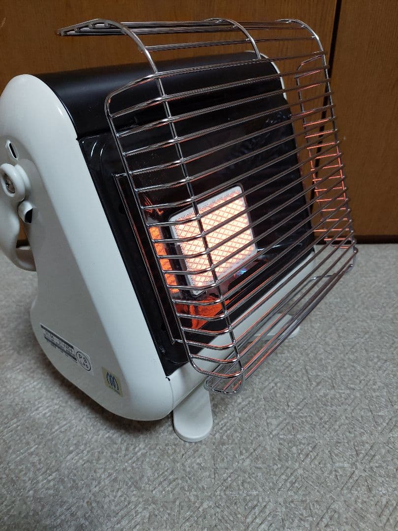 かもしか様Iwatani イワタニ カセットガスストーブ 　CB-STV-MYD