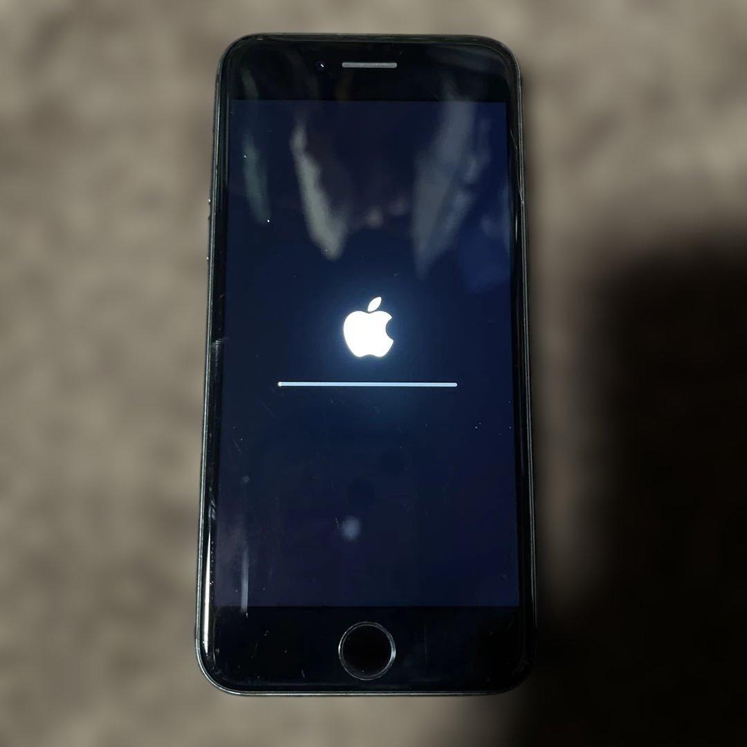 iPhone 8 ブラック　本体 画面ひび割れあり 64gb