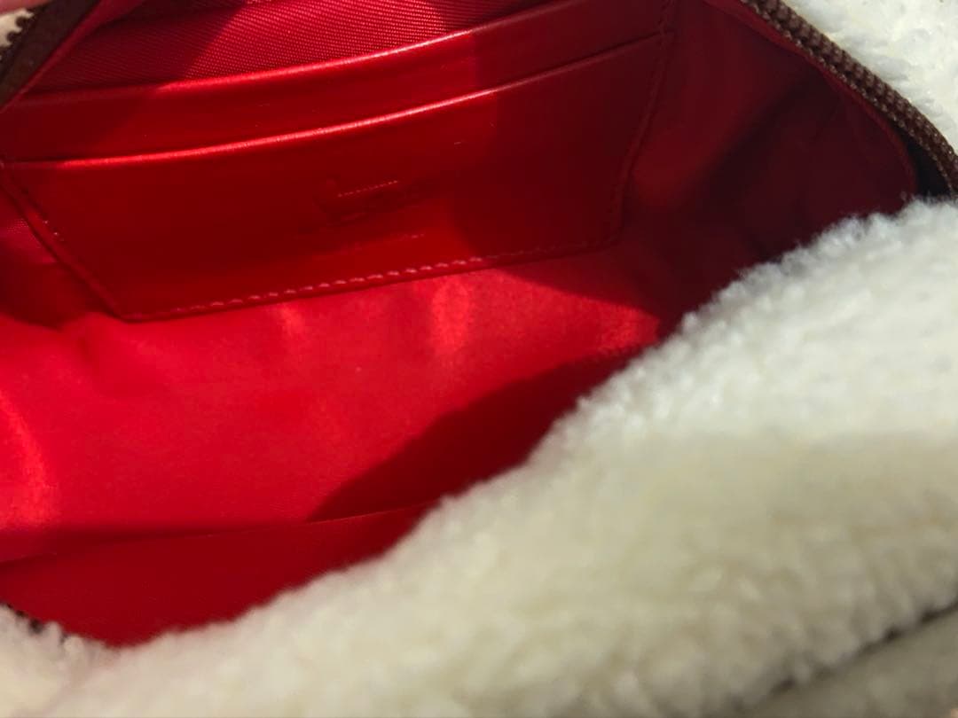 ルブタン　バッグ