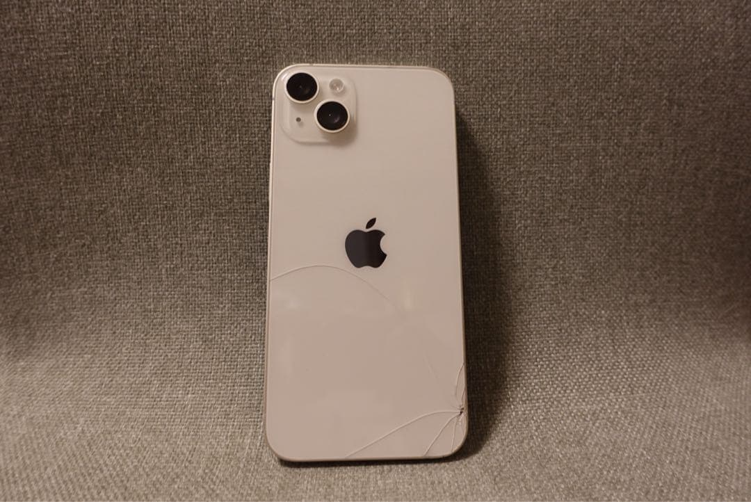 Apple iPhone14plus 背面割れあり