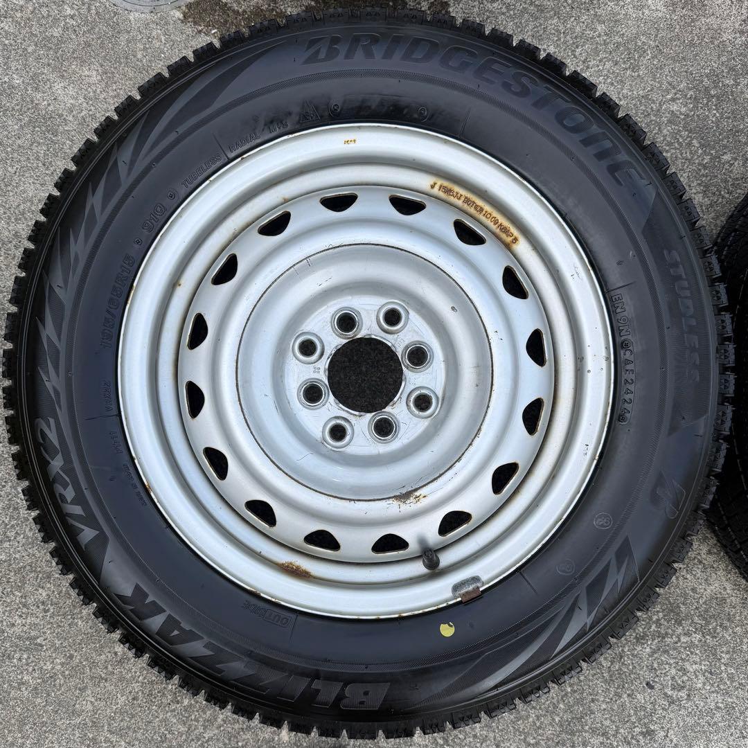 2024年製 スタッドレス タイヤ付き 8穴スチールホイール 4本セット✨溝あり