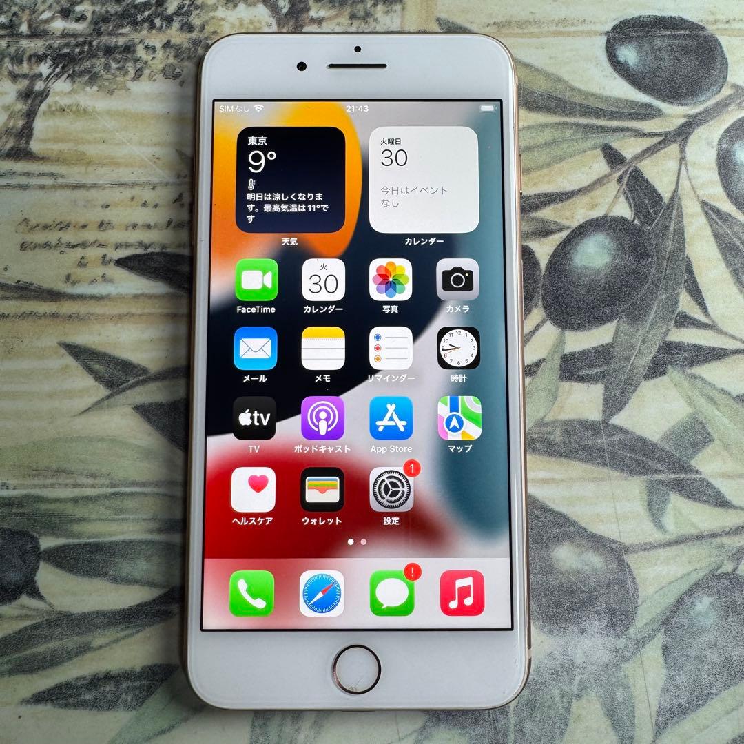 iPhone 8 Plus ゴールド64GB SIMロック解除済み
