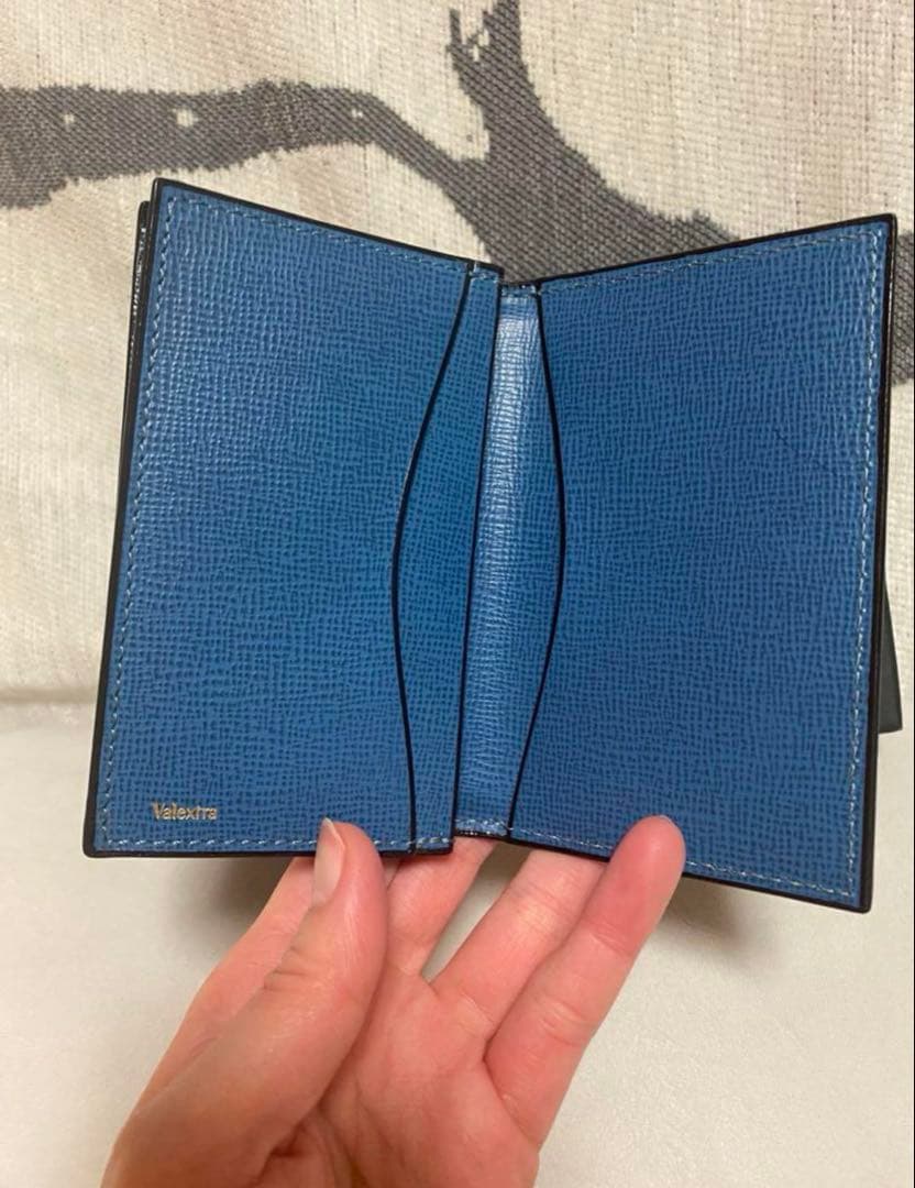 ヴァレクストラ名刺ケースカードケースブラック レザー名刺入れ