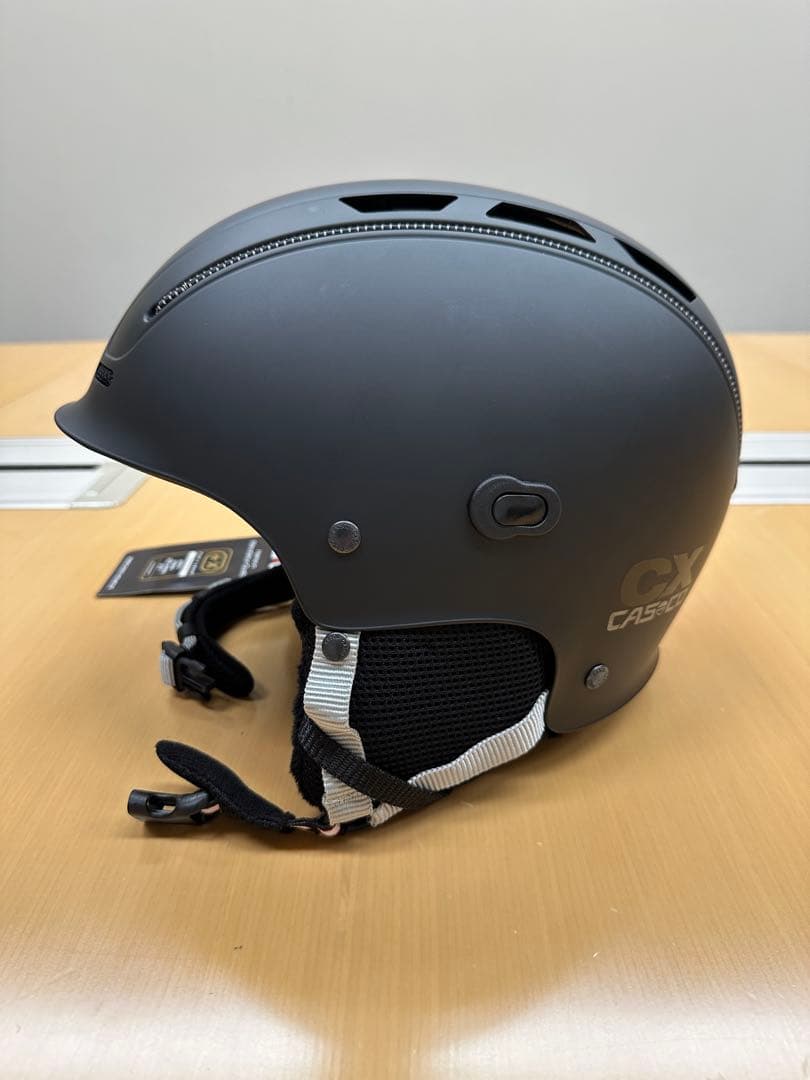 カスコCASCO　スキーヘルメット新品未使用Ｌサイズ