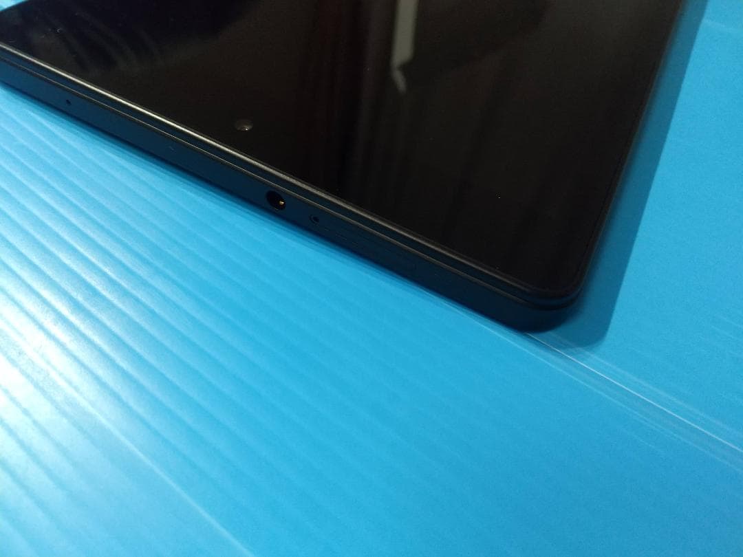 【美品】アイリスオーヤマ LUCA Tablet TM082M4N2